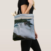 "Majestueuze Herfsten, praktische stijl" Tote Bag (Dichtbij)