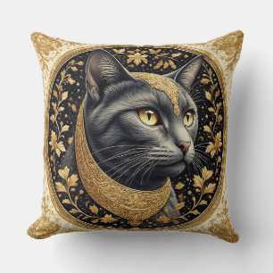 Majestueuze kat met sierlijke bloemdetails in goud kussen