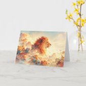 Majestueuze leeuw tussen stralende wolken kaart (Gele Bloem)