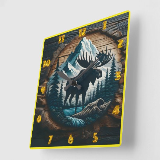 Majestueuze Moose in het beboste berglandschap Vierkante Klok (Hoek)