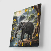 Majestueuze olifant Drink bij Serene Waterfall Vierkante Klok (Hoek)