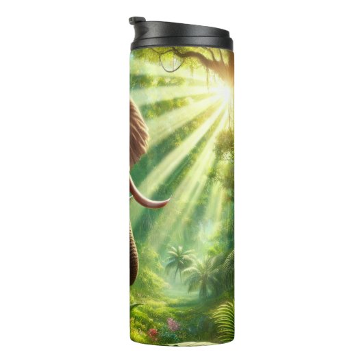 Majestueuze olifant in zonovergoten Oerwoud Thermosbeker (Geroteerd rechts)