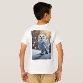 majestueuze sneeuwuil op een boomtak T-Shirt (Achterkant volledig)