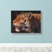 Majestueuze tijger klein canvas afdruk (Insitu (Houten vloer))