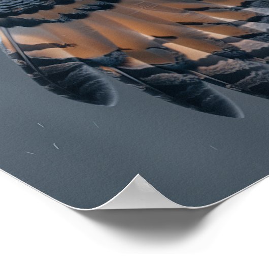 Majestueuze uil die in het Sky Poster vliegt (Hoek)