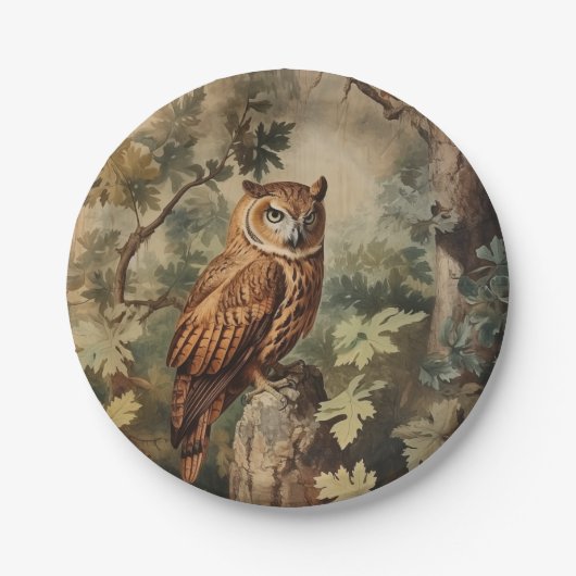 Majestueuze uil in een bos papieren bordje (Voorkant)