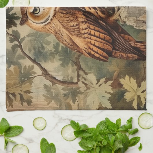 Majestueuze uil in een bos theedoek (Gevouwen)