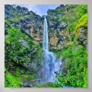 Majestueuze waterval in de lente poster