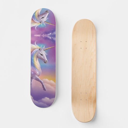 Majestueuze Witte Eenhoorn Fantasy Pastel Cloudy S Persoonlijk Skateboard (Voorkant)
