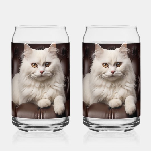 Majestueuze witte kat blikvorm glas (Voorkant)