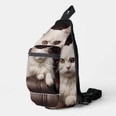 Majestueuze witte kat sling bag (Rechterhoek)
