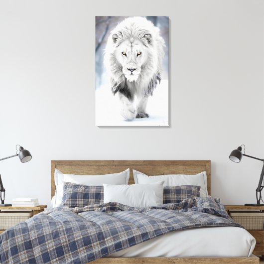 Majestueuze Witte Leeuw in Winter Wonderland Desig Canvas Afdruk (Insitu (Slaapkamer))