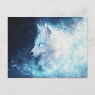 Majestueuze Witte Wolf in Lichtende Blauwe Nevel Briefkaart