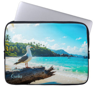 Majestueuze Zeemeeuw op Tropisch Strand Laptop Sleeve