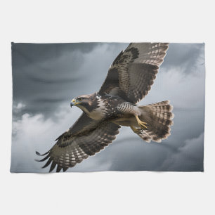 Majestueuze zwevende havik stormwolken theedoek