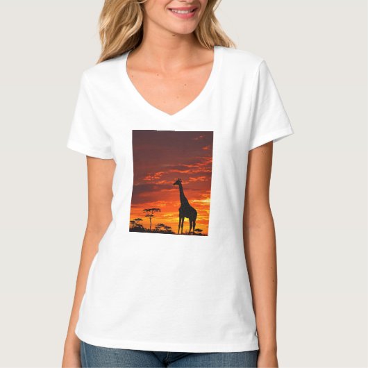 Majesty in Focus — The Eternal Giraffe T-shirt (Voorkant)