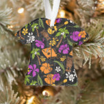 Makapuu Beach Hawaiian Batik Aloha Shirt- Blauw Ornament<br><div class="desc">Zwarte en houtskoolgrijze achtergrond met violet, palmgroen, sinaasappel, guldenroede, cacaobonen en natuurlijk. Makapuu Beach Hawaiian Tropical Tiki Batik is een gespreksprint van tiki's, palmbomen, tropische vissen, ukeleles, hibiscus en plumeria bloemen. Dit ontwerp doet denken aan de design die in de jaren veertig en vijftig in aloha-shirten werden gebruikt. De batiktextuur...</div>