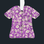 Makapuu Beach Hawaiian Batik Aloha Shirt Ornament<br><div class="desc">Violetkleurweg. Een gespreksdruk van tikis,  palmbomen,  tropische vissen,  ukelelen,  hibiscus en plumeria bloemen doet denken aan de design die gebruikt worden in  aloha-shirten in de veertig en vijftig jaar. De batiktextuur voegt een unieke textuur door het ontwerp toe en komt in verscheidene kleurenwegen.</div>