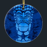 Makapuu Beach Hawaiian Laughing Tiki Batik Keramisch Ornament<br><div class="desc">Een lachend tikikontwerp met een batiktextuur overal. Dit tikje doet denken aan de design die gebruikt worden in  aloha-shirten in de jaren veertig en vijftig. Dit ontwerp komt in verschillende kleuren.</div>