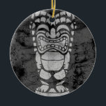 Makapuu Beach Hawaiian Laughing Tiki Batik Keramisch Ornament<br><div class="desc">Een lachend tikikontwerp met een batiktextuur overal. Dit tikje doet denken aan de design die gebruikt worden in  aloha-shirten in de jaren veertig en vijftig. Dit ontwerp komt in verschillende kleuren.</div>