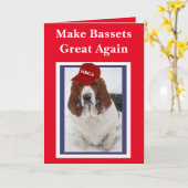 "Make Bassets Great Again" Verjaardag Kaart (Gele Bloem)