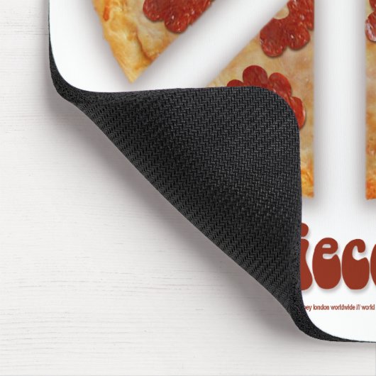 "Make Pizza, not War" Mousepad Muismat (Hoek)