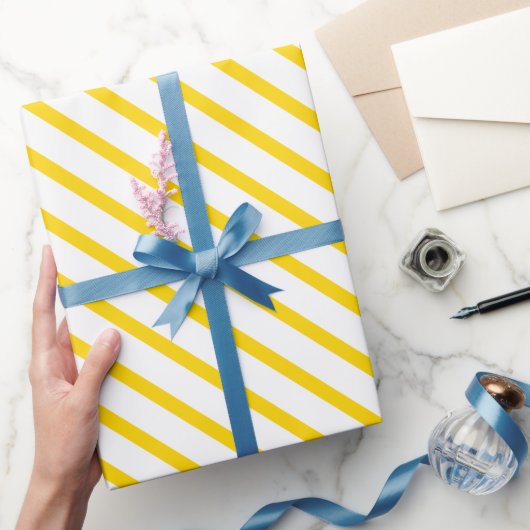 Make Your Gift Shine with Golden Lines Cadeaupapier (Geschenken)