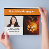 Makelaar oranje halloween angstaanjagend flyer (Hand)