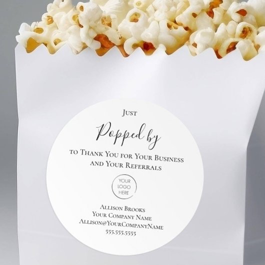 Makelaar Pop By Popcorn Label, met Logo Ronde Sticker