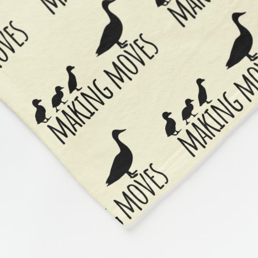 Making Moves Mama Duck and Ducklings Motivational Fleece Deken (Hoek)