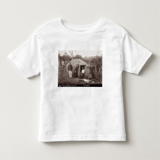 Making Tappa, een moederstof, c.1875 (sepia foto) Kinder Shirts (Voorkant)