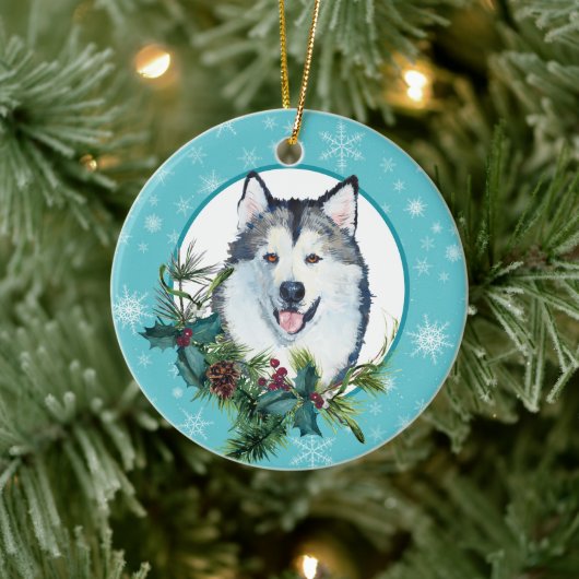 Malamute Evergreen Blue Snowflake Border Keramisch Ornament (Boom)