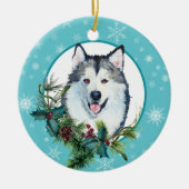 Malamute Evergreen Blue Snowflake Border Keramisch Ornament (Voorkant)