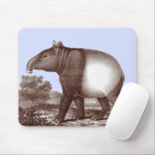 Malay Tapir in een landschappelijke achtergrond aa Muismat (Met muis)