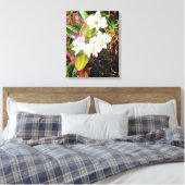 Malayan Moth Orchid en een Amerikaanse klimmer Canvas Afdruk (Insitu (Slaapkamer))