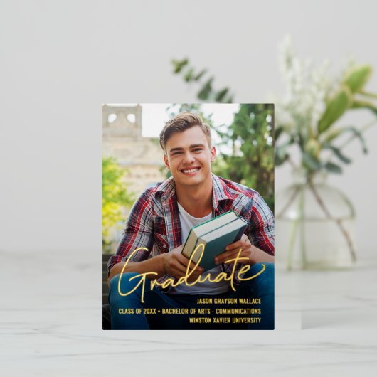 Male Custom Afstudeerder Photo Afstuderen Script O Folie Feestdagen Briefkaart (Staand Voorkant)