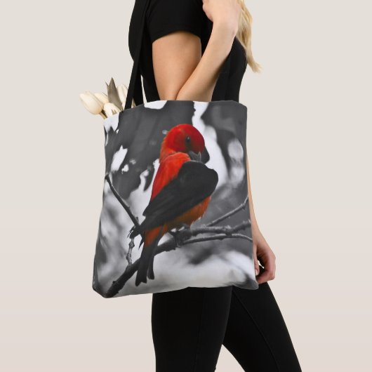 Male Scarlet Tanager Tote Bag (Dichtbij)