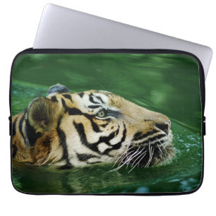 Maleise Tijger Zwemt Close-up Laptop Sleeve