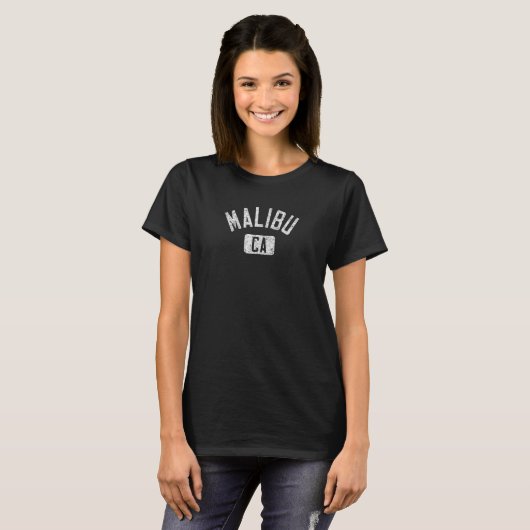 Malibu CA Arched Text Distressed White Print T-shirt (Voorkant volledig)
