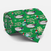 Mallard Duck in Santa Hat Quacking through Snow Stropdas (Opgerold)