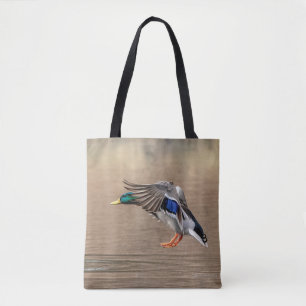 Mallard Duck in vlucht Tote Bag
