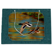 Mallard Ducks in Flight Blauwgroen Large Cadeautasje (Voorkant)