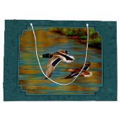 Mallard Ducks in Flight Blauwgroen Large Cadeautasje (Achterkant)