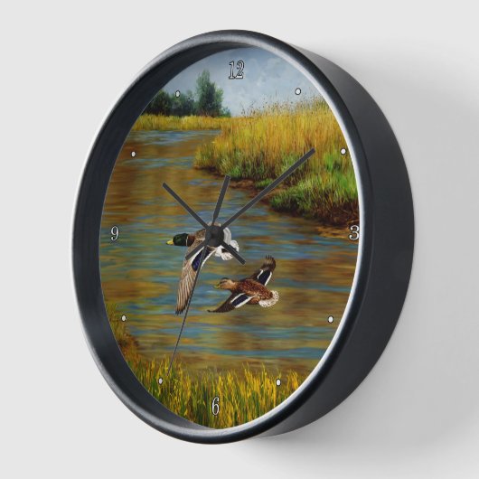 Mallard Ducks vliegen over de hond (Hoek)