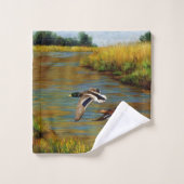 Mallard Ducks vliegen over de hond Bad Handdoek (Wasdoekje)
