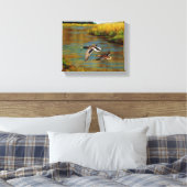 Mallard Ducks vliegen over de hond Canvas Afdruk (Insitu (Slaapkamer))