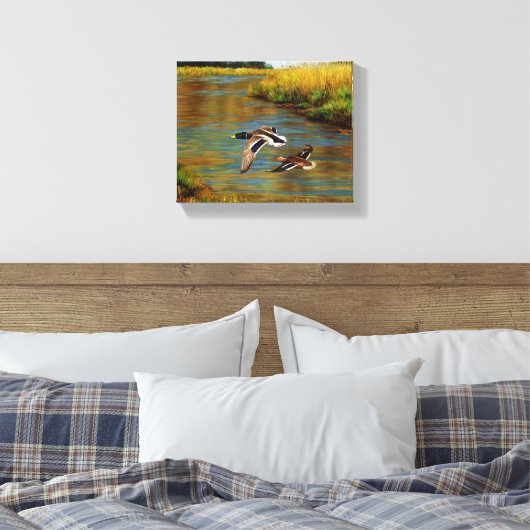 Mallard Ducks vliegen over de hond Canvas Afdruk (Insitu (Slaapkamer))