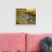 Mallard Ducks vliegen over de hond Canvas Afdruk (Insitu (Woonkamer))