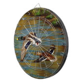 Mallard Ducks vliegen over de hond Dartbord (Voorkant Rechts)