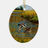 Mallard Ducks vliegen over de hond Keramisch Ornament (Rechts)